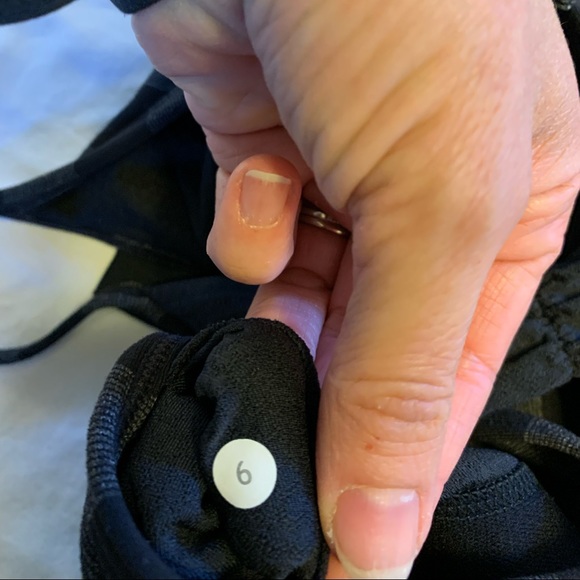 Lululemon Tank Size 6 - Picture 4 of 4